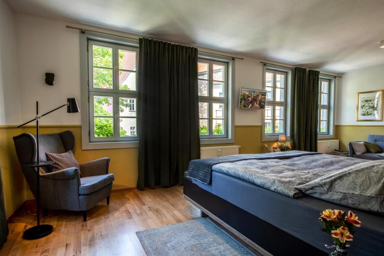 Ferienwohnung Am Dom Наумбург Екстериор снимка