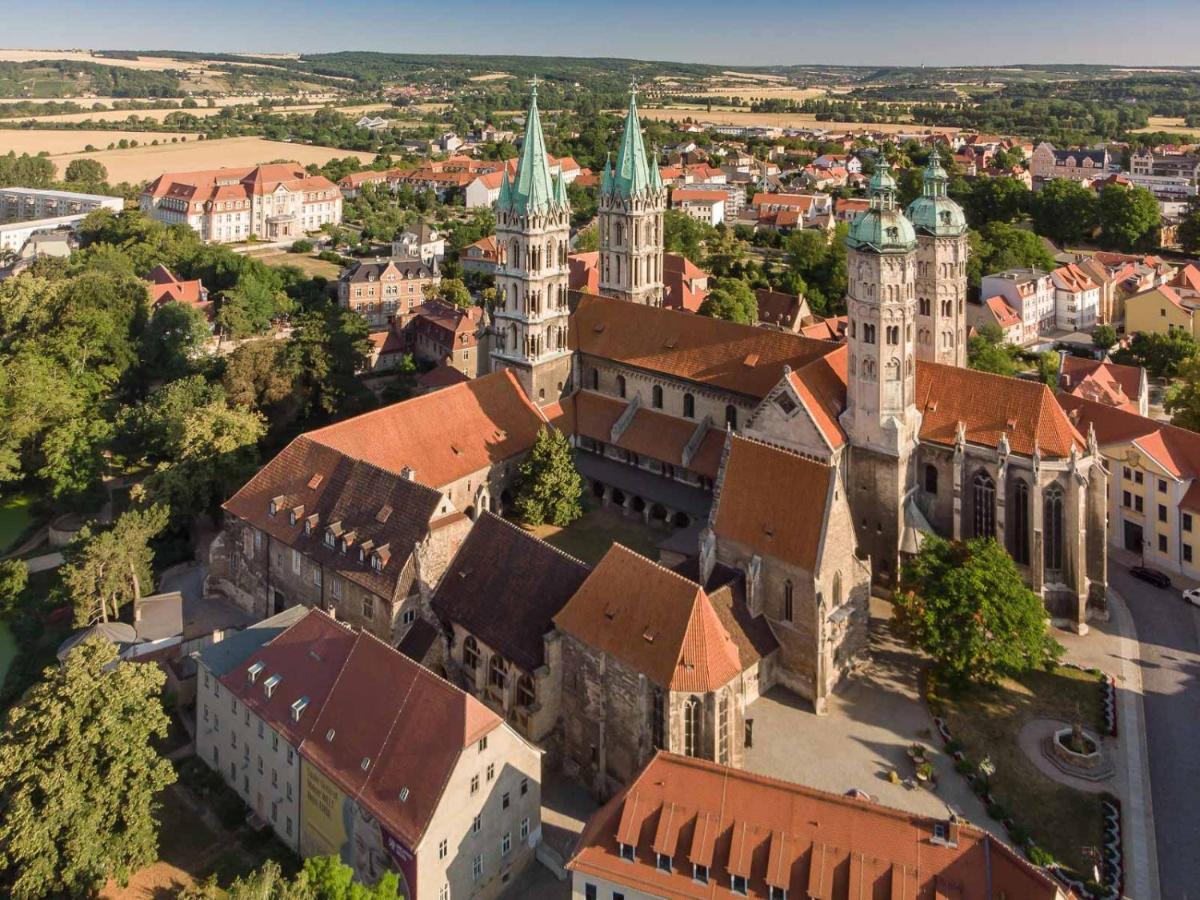 Ferienwohnung Am Dom Наумбург Екстериор снимка
